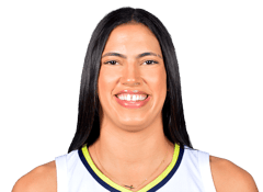 Stephanie Soares headshot