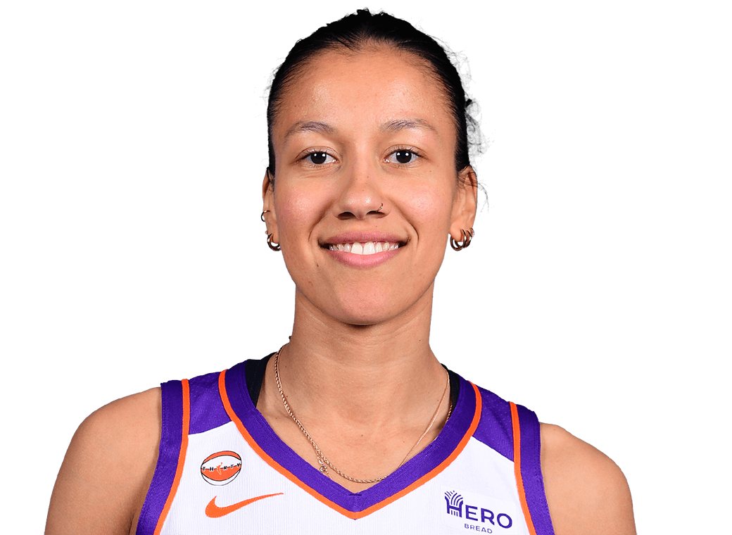 Noemie Brochant headshot
